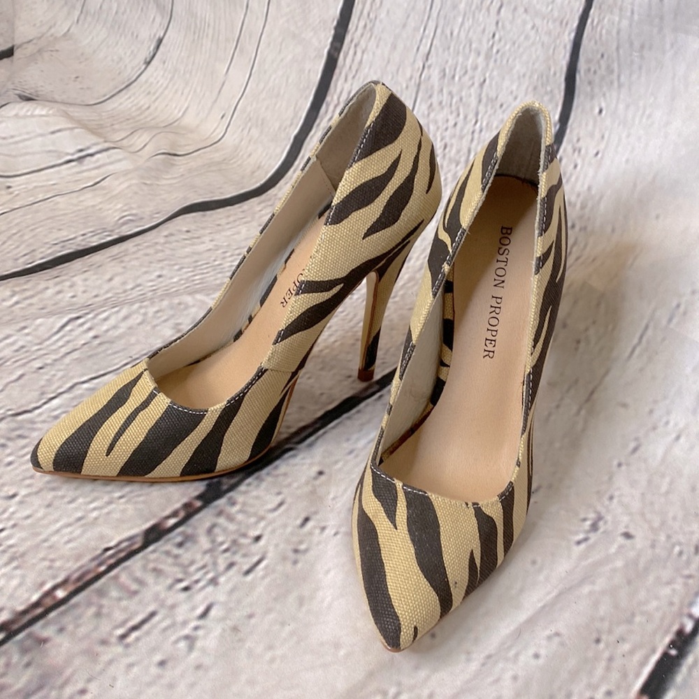 Boston Proper Brown & Tan Zebra Print Heeled Pumps Size 6 Excellent Condition